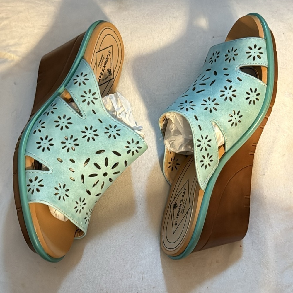 St John’s Bay Cora light green turquoise cut out slide wedges sandals Sz 7‎ new